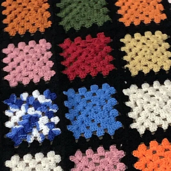 Vtg GRANNY SQUARE AFGHAN Crochet Cottage Core Throw Blanket 66”x43” T100 - Picture 11 of 12